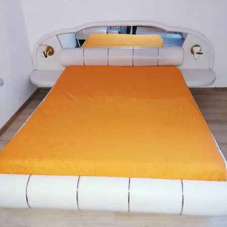 Sunrise Apartment *
